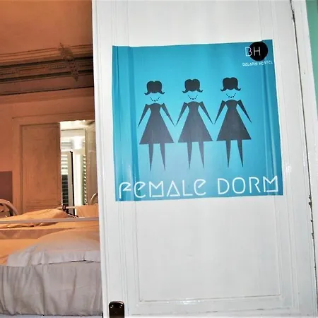 Balarm - And Bar Hostel *