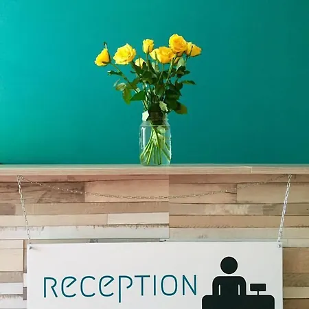 Hostel Balarm - And Bar *