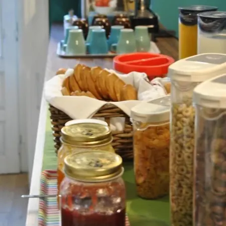 بيت شباب Balarm - And Bar