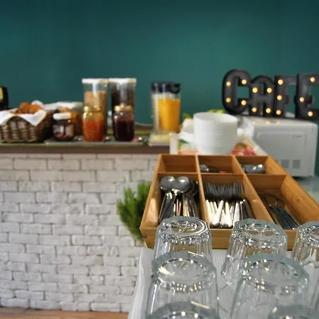 Balarm - And Bar بيت شباب باليرمو