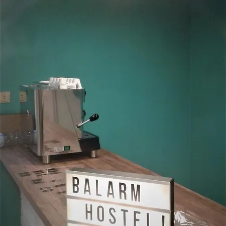 Hostel Balarm - And Bar *