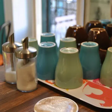 Balarm - And Bar بيت شباب باليرمو