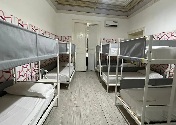 Hostel Balarm - And Bar *