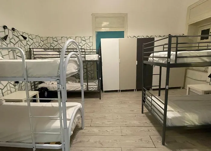 Hostel Balarm - And Bar