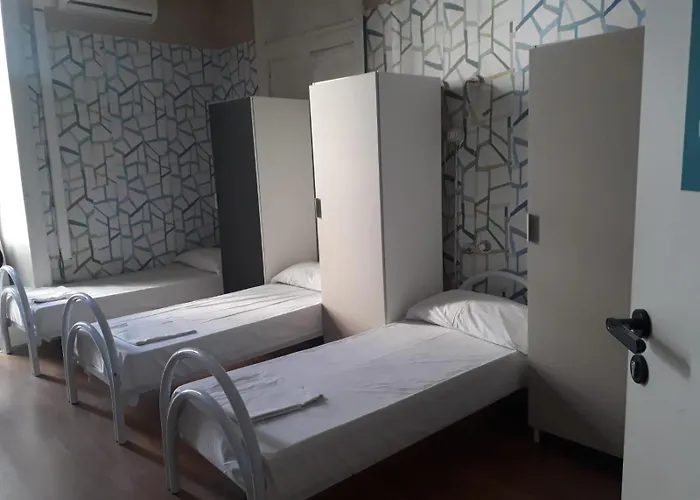 Balarm - And Bar Hostel *