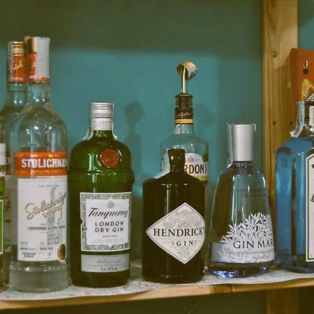 Hostel Balarm - And Bar