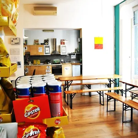 Hostel Balarm - And Bar