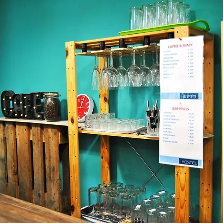 Hostel Balarm - And Bar *