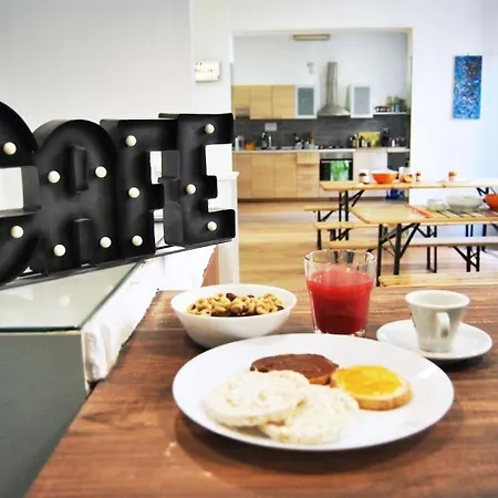 ホステル Balarm - And Bar