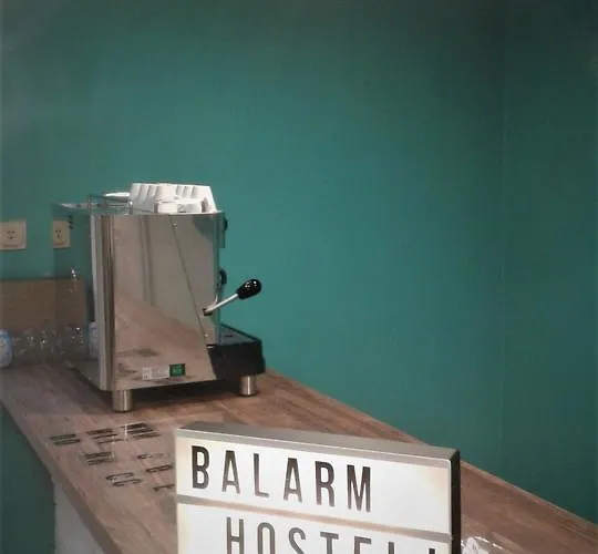 Hostel Balarm - And Bar *